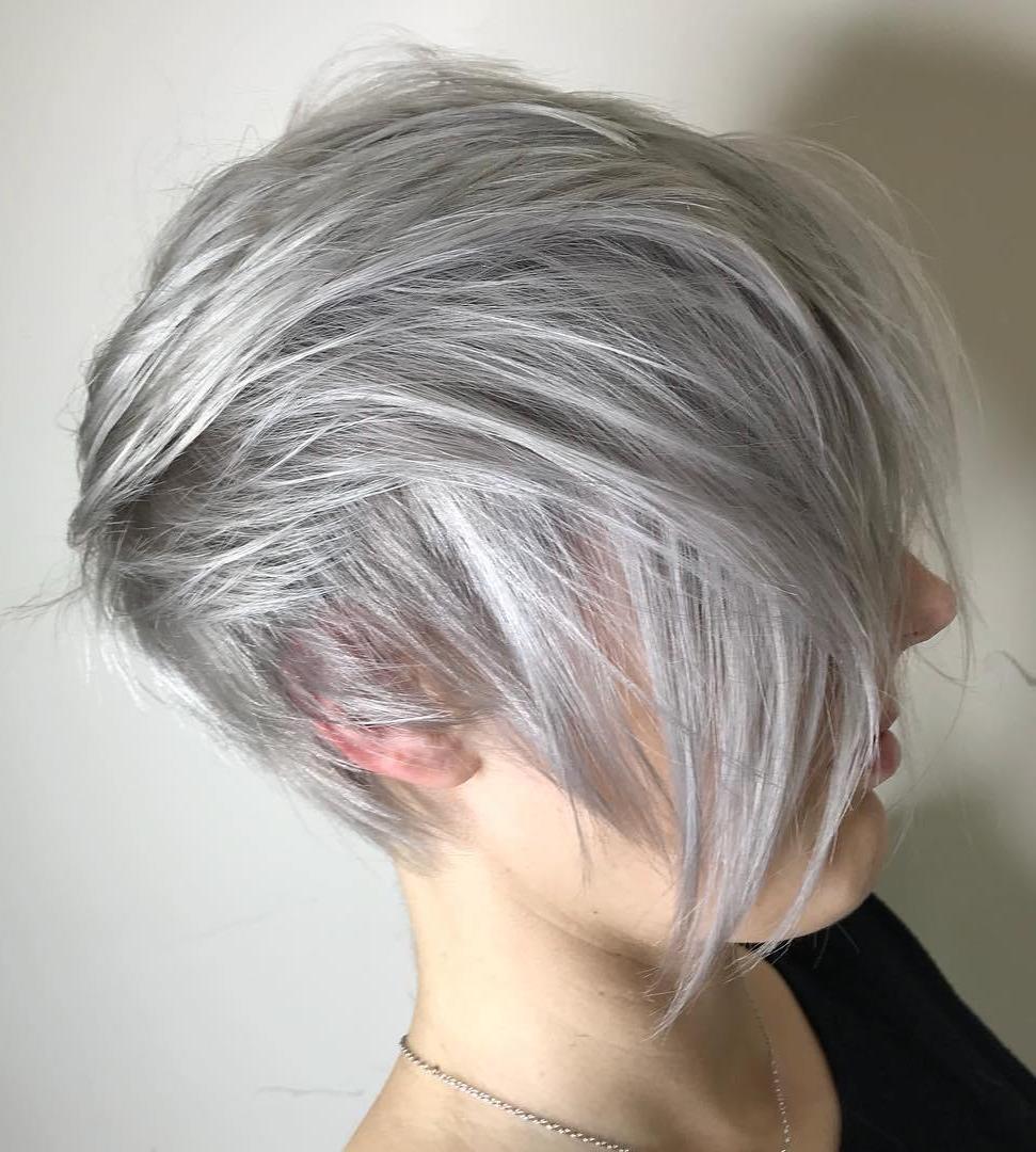 Pixie lungo grigio tagliente per capelli lisci