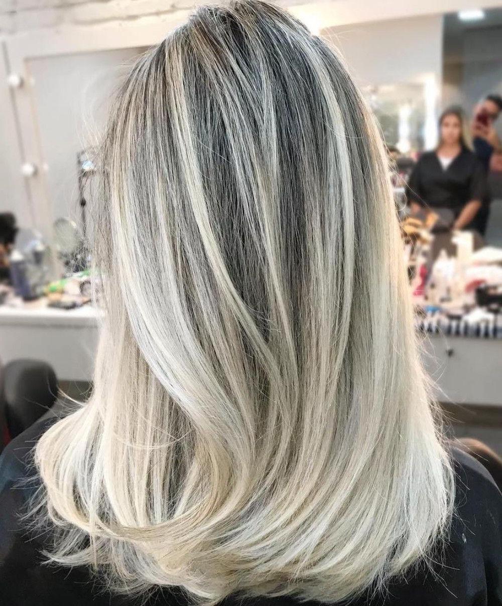 Cool Blonde Balayage con riflessi d'argento