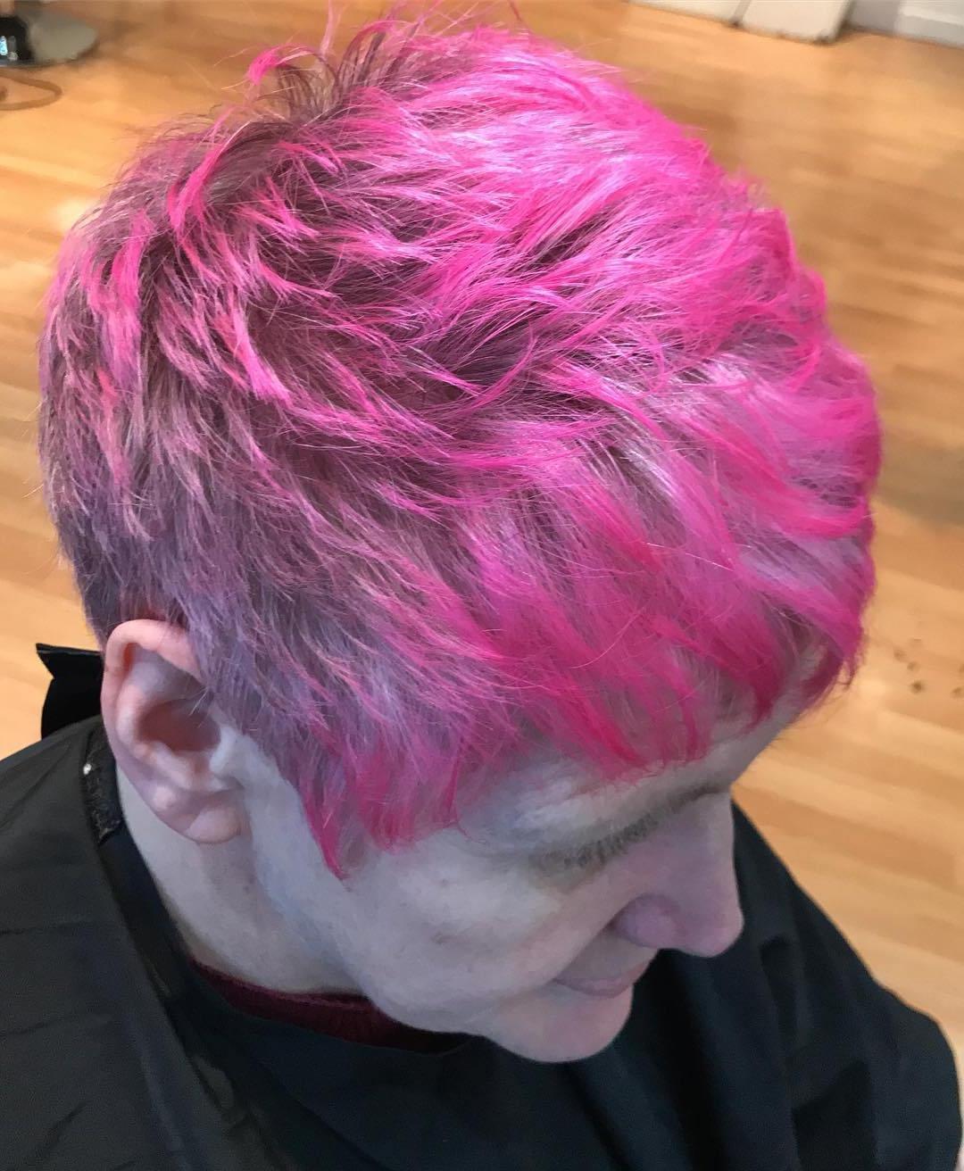 Pixie rosa brillante per capelli grigi